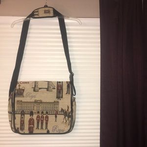 London themed tapestry messenger bag